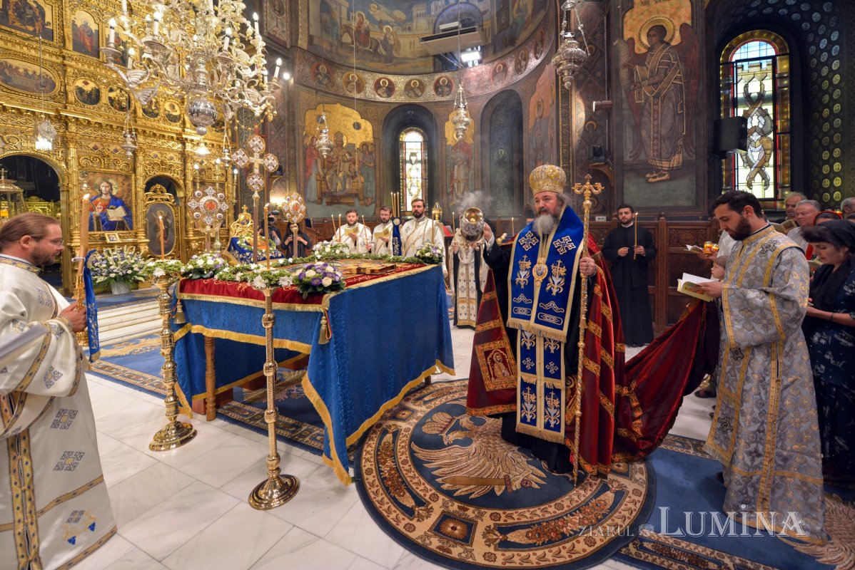 Procesiune cu Epitaful Preasfintei Născătoare de Dumnezeu 123693