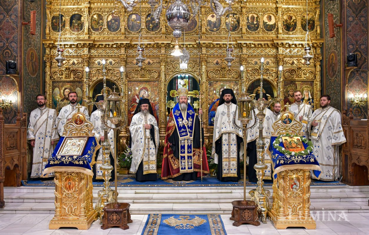 Procesiune cu Epitaful Preasfintei Născătoare de Dumnezeu 123695
