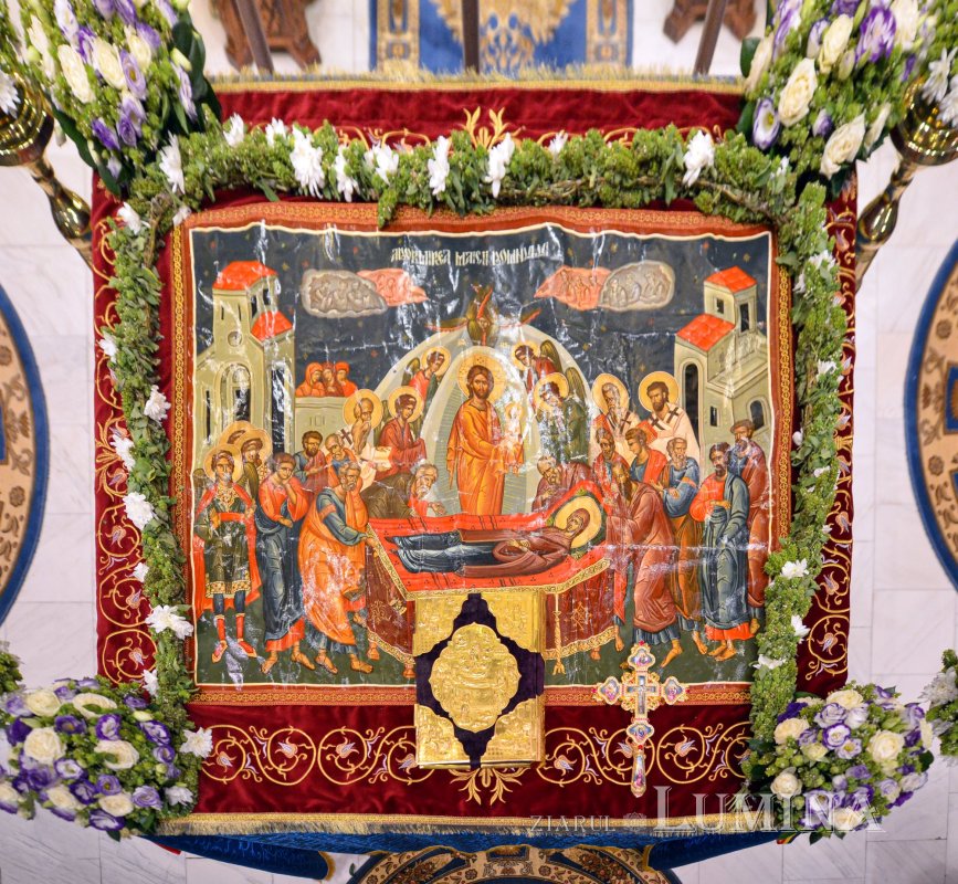 Procesiune cu Epitaful Preasfintei Născătoare de Dumnezeu 123696