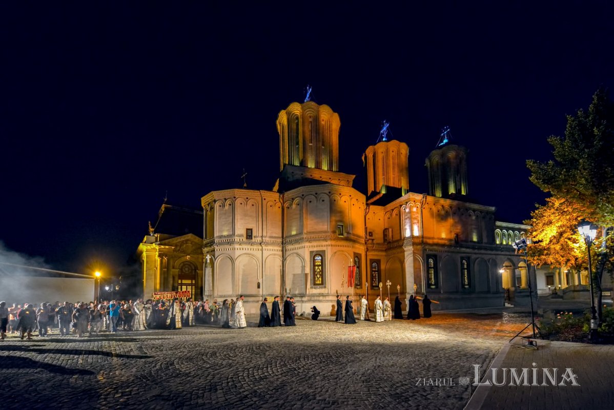 Procesiune cu Epitaful Preasfintei Născătoare de Dumnezeu 123702
