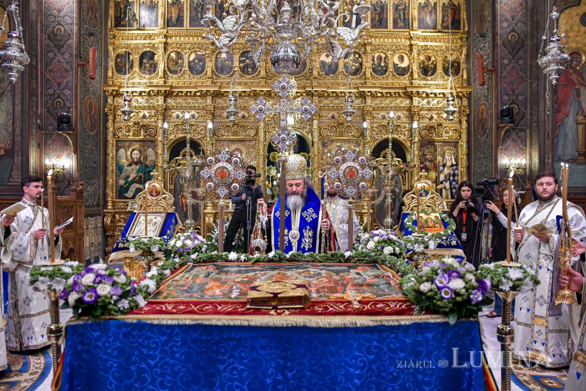 Procesiune cu Epitaful Preasfintei Născătoare de Dumnezeu 123708