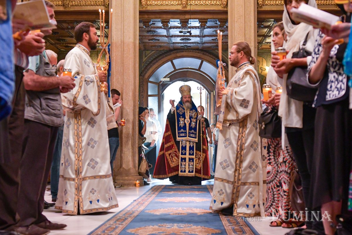 Procesiune cu Epitaful Preasfintei Născătoare de Dumnezeu 123709