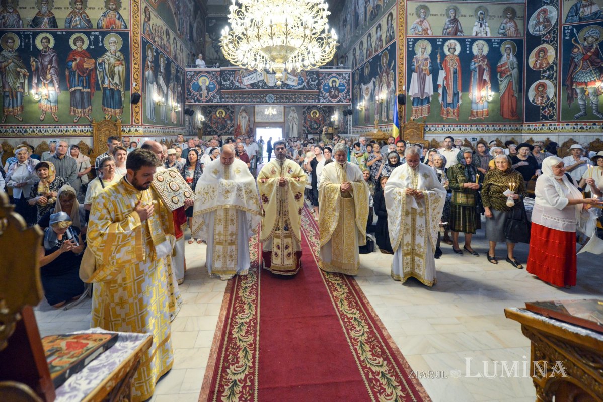 „Maica Domnului este icoana vie a Bisericii” 125708