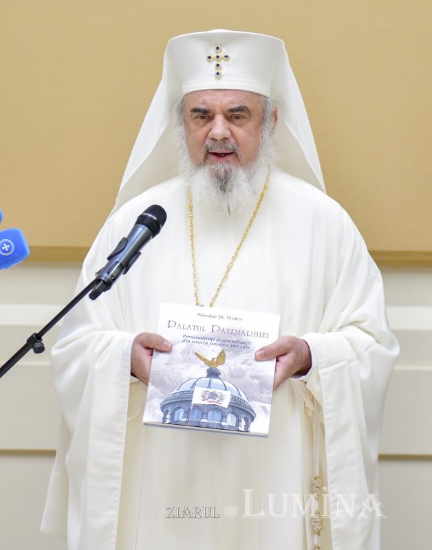 Participanţii la „Forumul Românilor de Pretutindeni” în vizită la Palatul Patriarhiei 189372