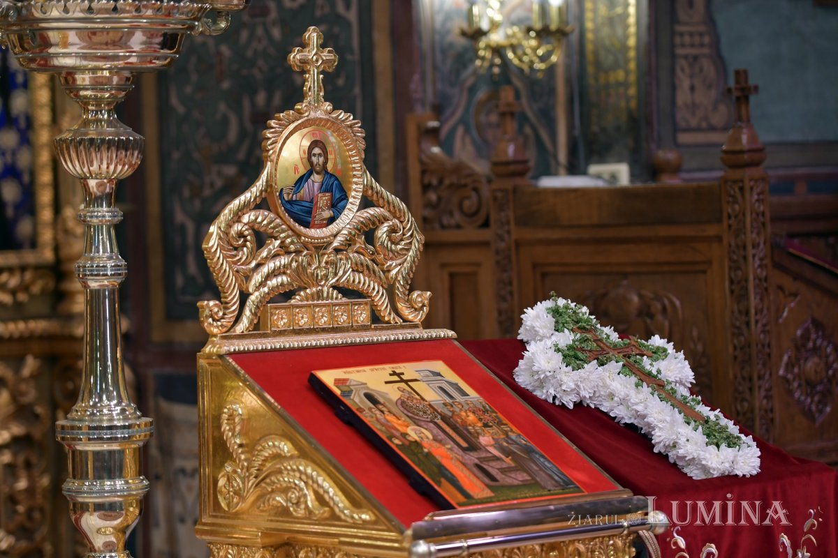 „Crucea este semnul unei lucrări dătătoare de viaţă” 126287