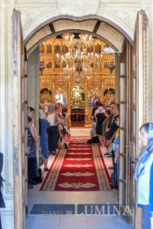 „Crucea este semnul unei lucrări dătătoare de viaţă” 126288