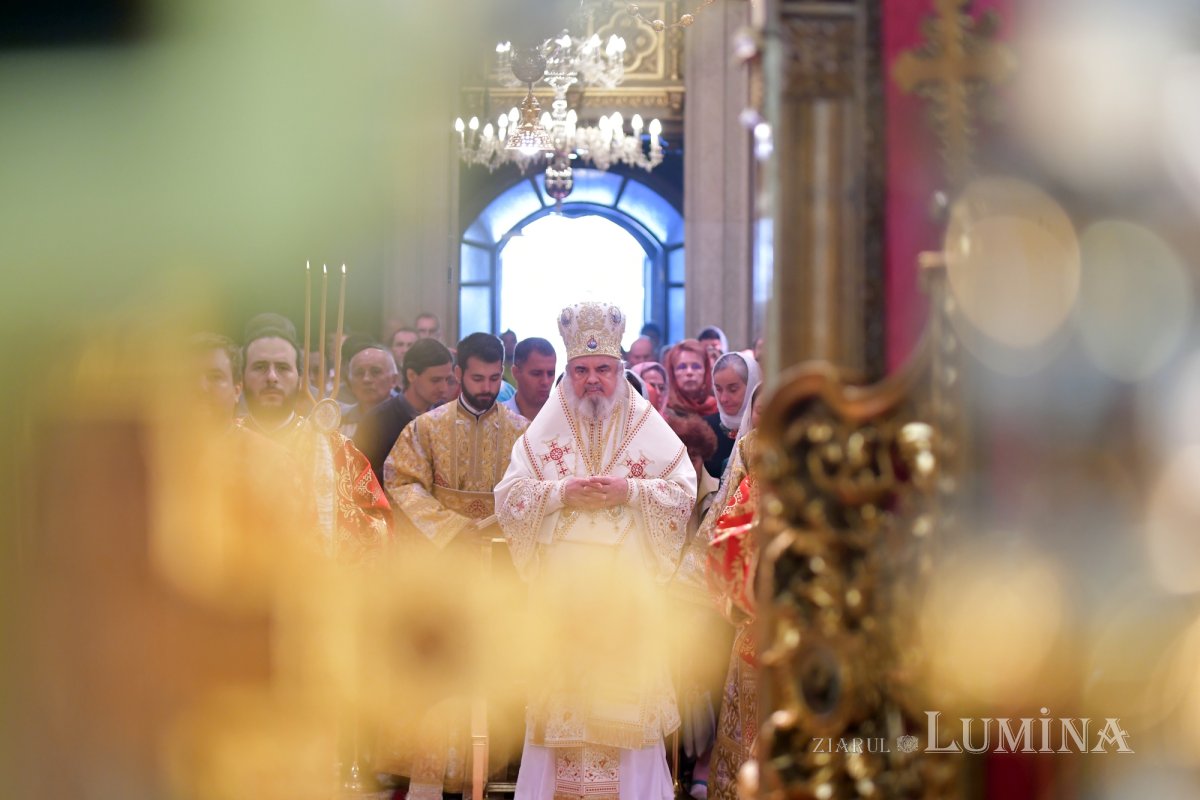 „Crucea este semnul unei lucrări dătătoare de viaţă” 126293