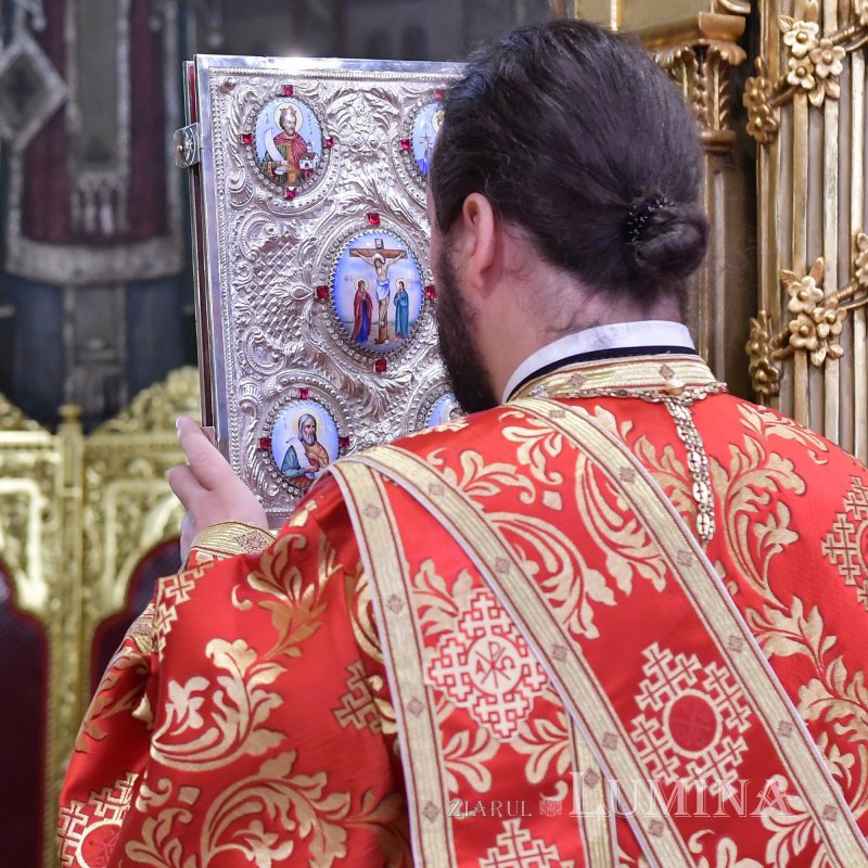 „Crucea este semnul unei lucrări dătătoare de viaţă” 126295