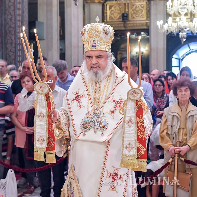 „Crucea este semnul unei lucrări dătătoare de viaţă” 126297