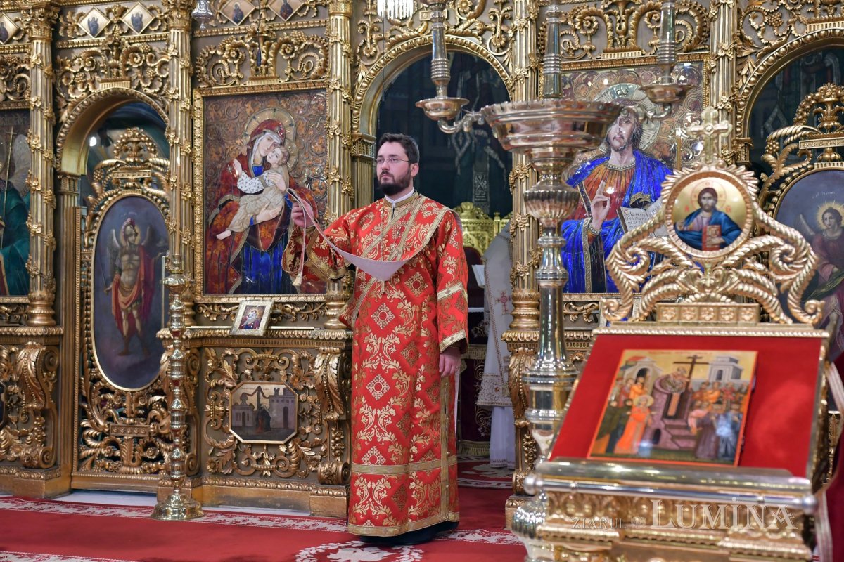 „Crucea este semnul unei lucrări dătătoare de viaţă” 126298