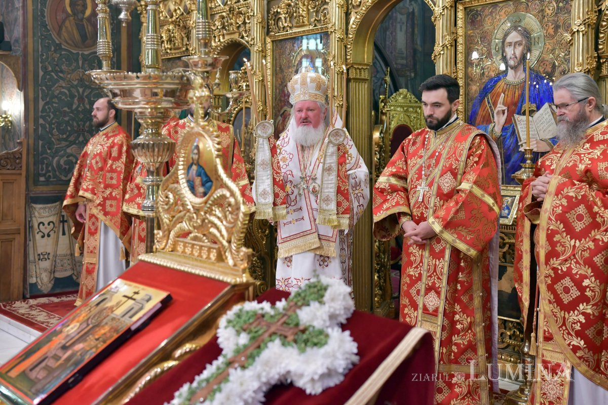 „Crucea este semnul unei lucrări dătătoare de viaţă” 126301