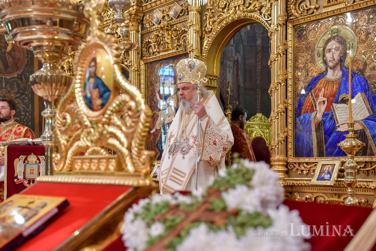 „Crucea este semnul unei lucrări dătătoare de viaţă” 126305