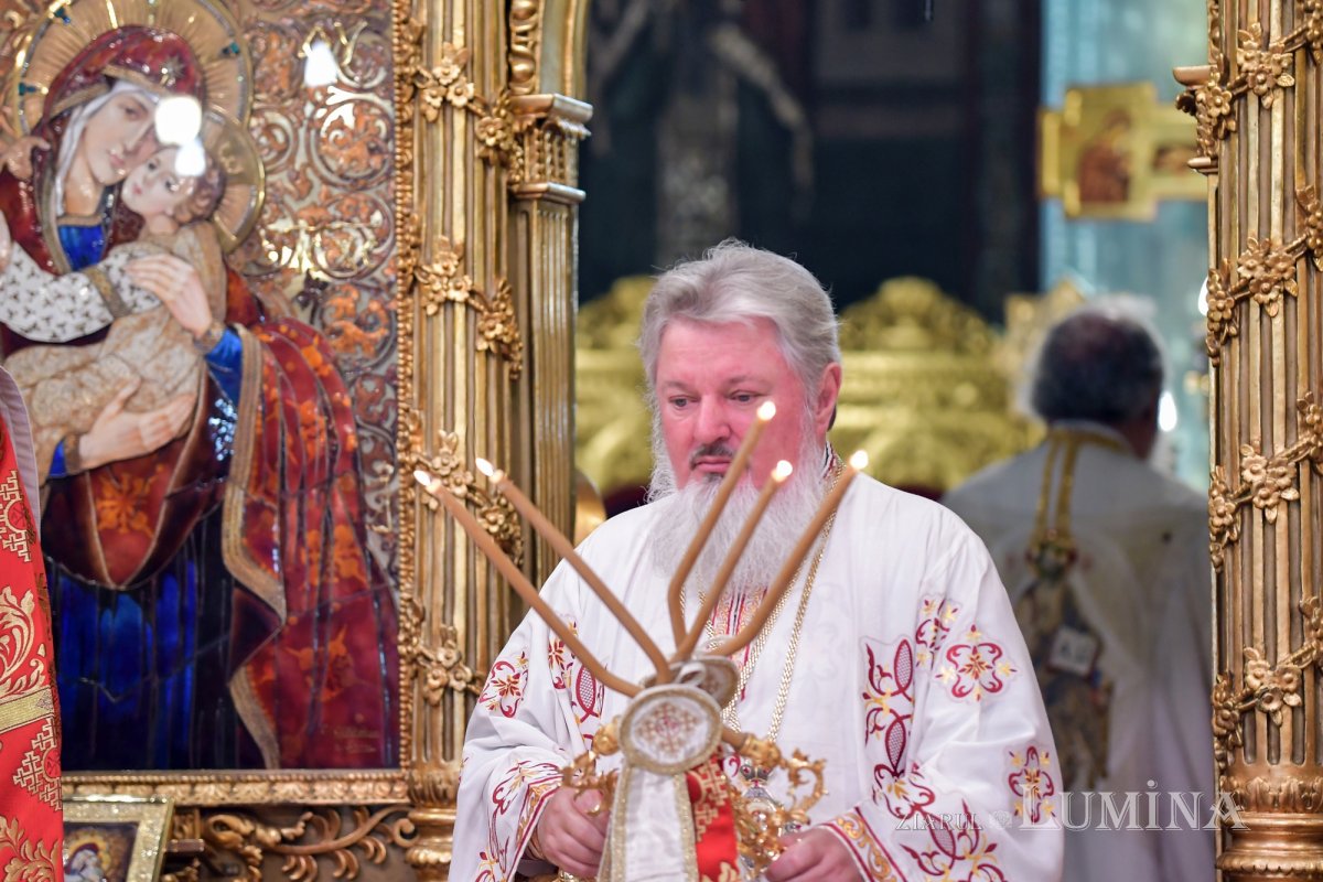 „Crucea este semnul unei lucrări dătătoare de viaţă” 126308