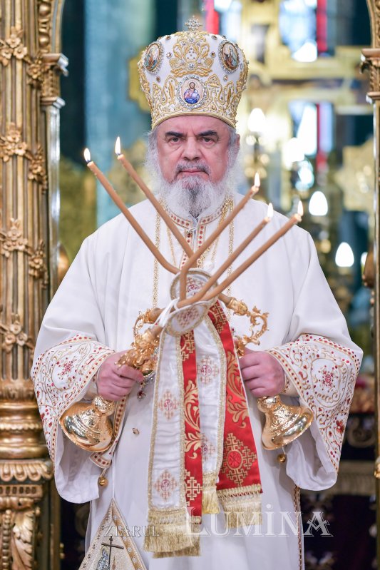 „Crucea este semnul unei lucrări dătătoare de viaţă” 126310