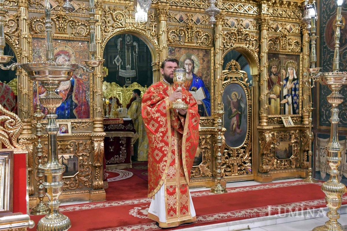 „Crucea este semnul unei lucrări dătătoare de viaţă” 126314