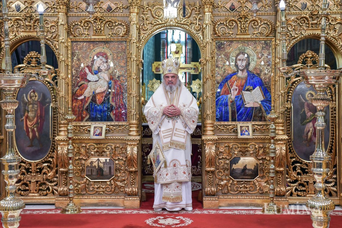 „Crucea este semnul unei lucrări dătătoare de viaţă” 126315