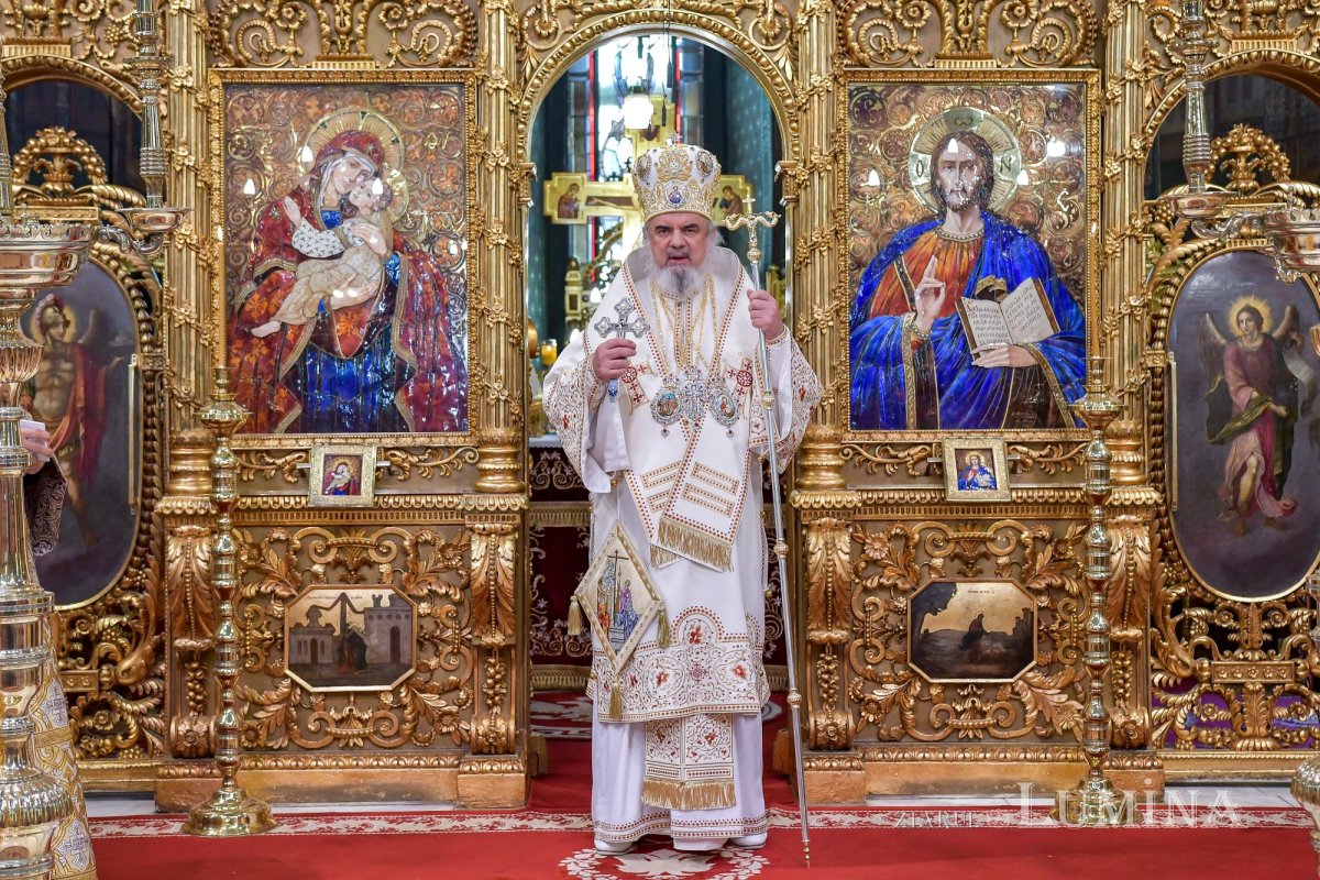 „Crucea este semnul unei lucrări dătătoare de viaţă” 126316