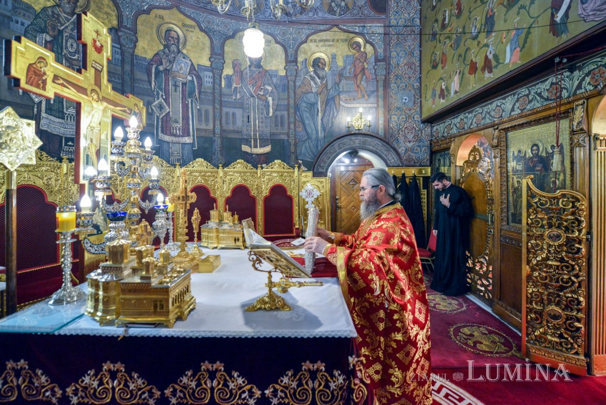 „Crucea este semnul unei lucrări dătătoare de viaţă” 126320