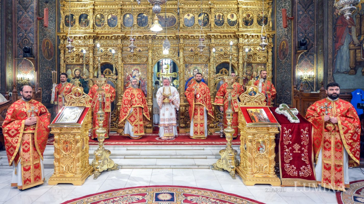 „Crucea este semnul unei lucrări dătătoare de viaţă” 126321