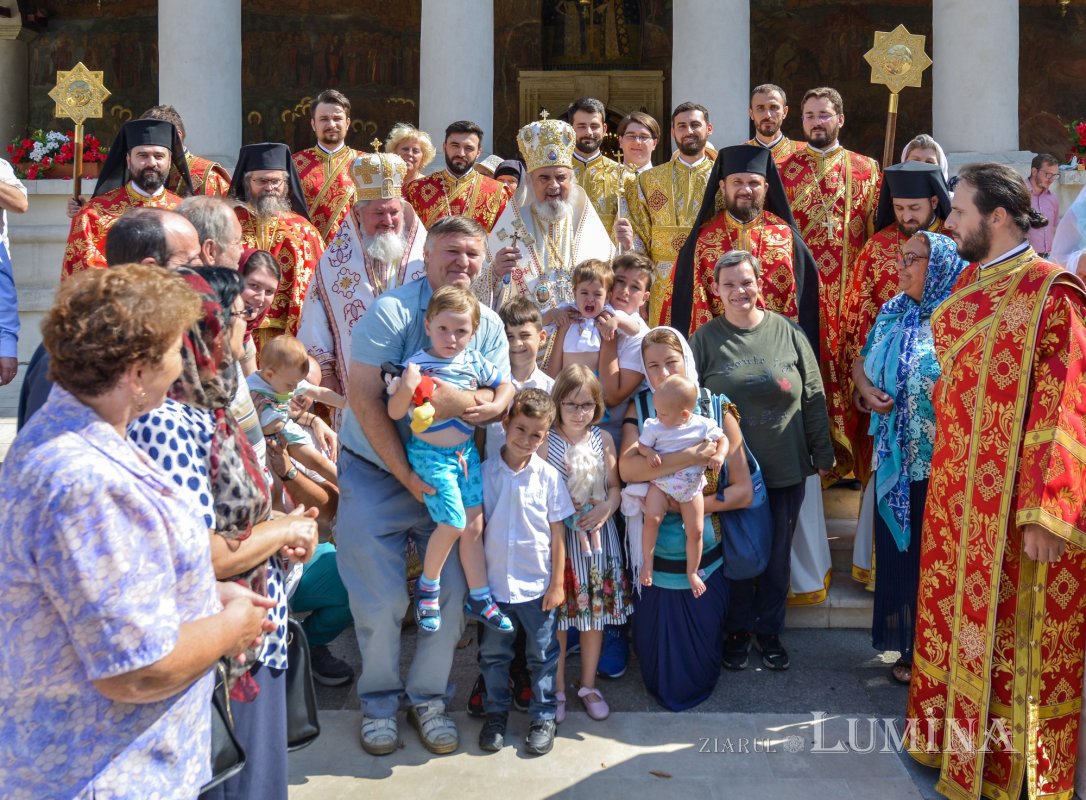 „Crucea este semnul unei lucrări dătătoare de viaţă” 126322