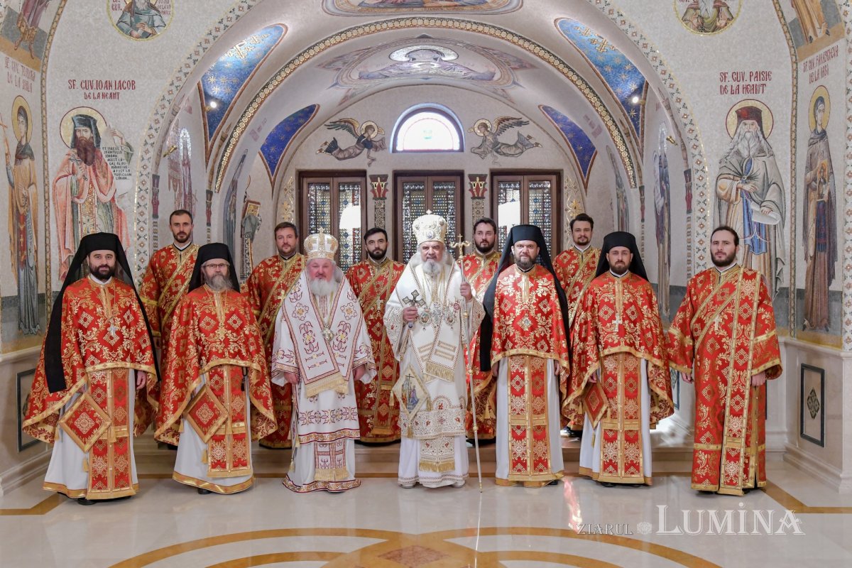 „Crucea este semnul unei lucrări dătătoare de viaţă” 126324