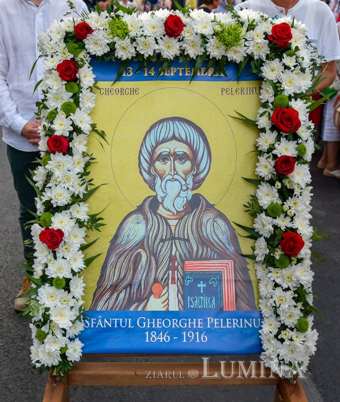 Procesiune cu lemnul Sfintei Cruci pe Calea Victoriei 126328