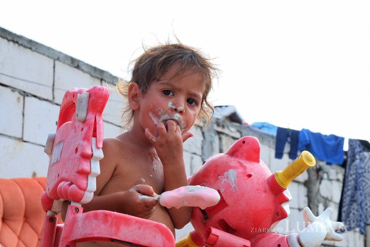 Bucuriile și nevoile unei familii cu 11 copii 126487