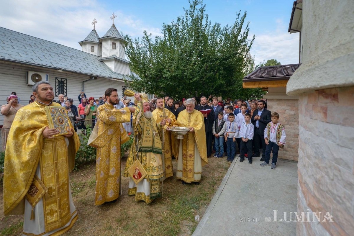 Sfinţire la Biserica „Sfântul Proroc Daniel” din Capitală 126492