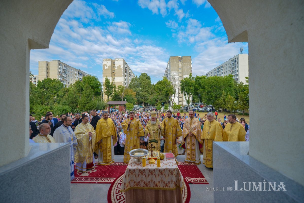 Sfinţire la Biserica „Sfântul Proroc Daniel” din Capitală 126500