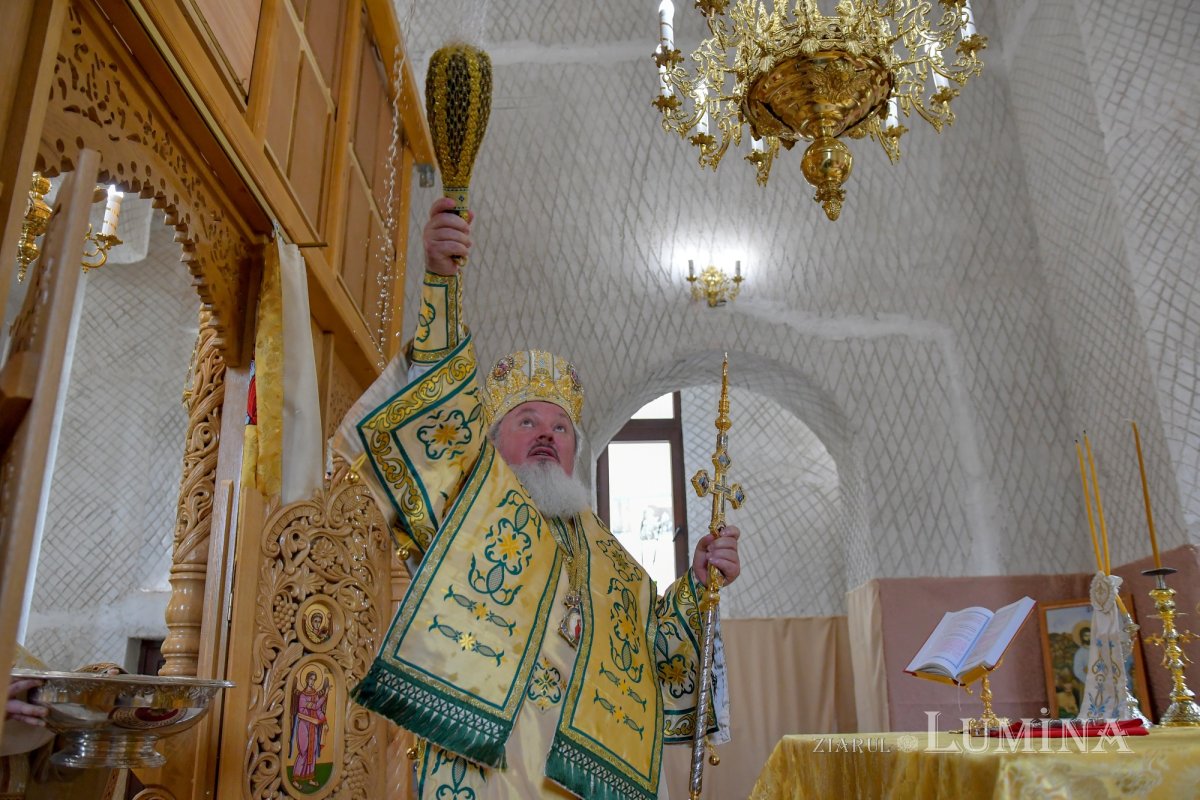 Sfinţire la Biserica „Sfântul Proroc Daniel” din Capitală 126502