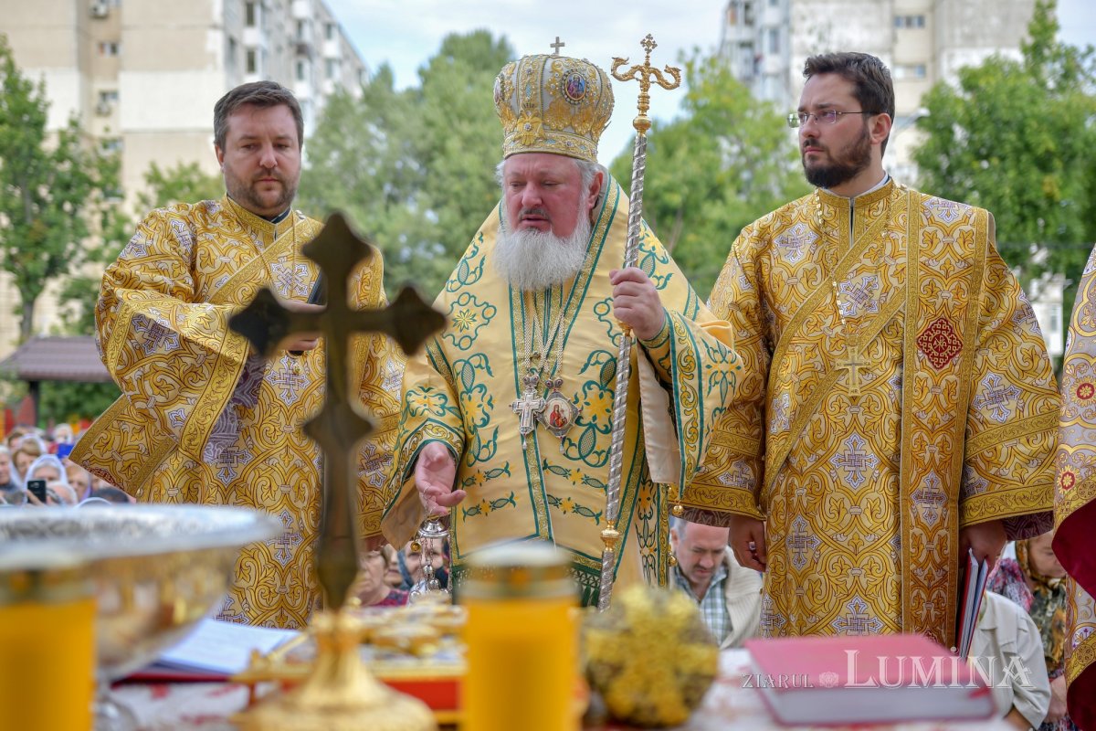 Sfinţire la Biserica „Sfântul Proroc Daniel” din Capitală 126503