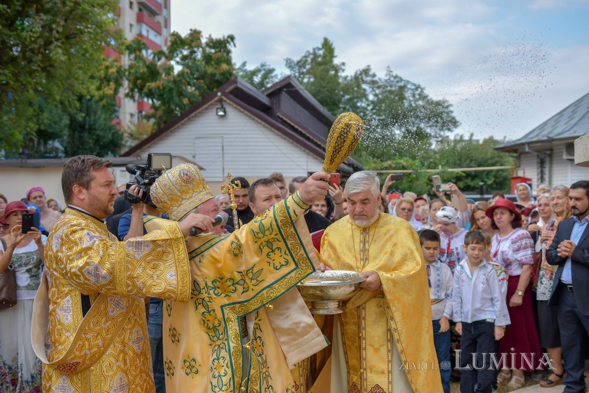 Sfinţire la Biserica „Sfântul Proroc Daniel” din Capitală 126505