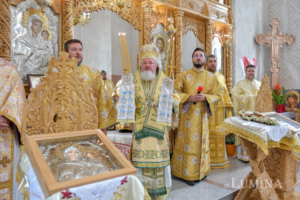 Sfinţire la Biserica „Sfântul Proroc Daniel” din Capitală 126517