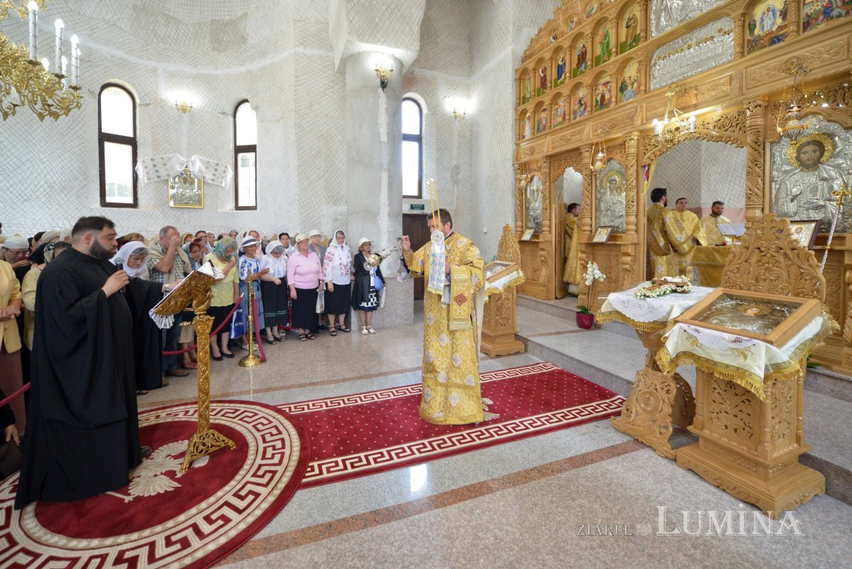 Sfinţire la Biserica „Sfântul Proroc Daniel” din Capitală 126518