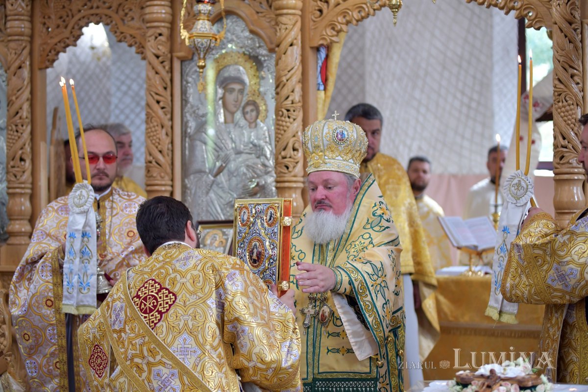 Sfinţire la Biserica „Sfântul Proroc Daniel” din Capitală 126521