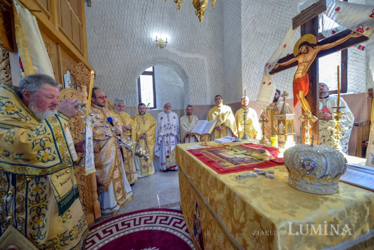 Sfinţire la Biserica „Sfântul Proroc Daniel” din Capitală 126522