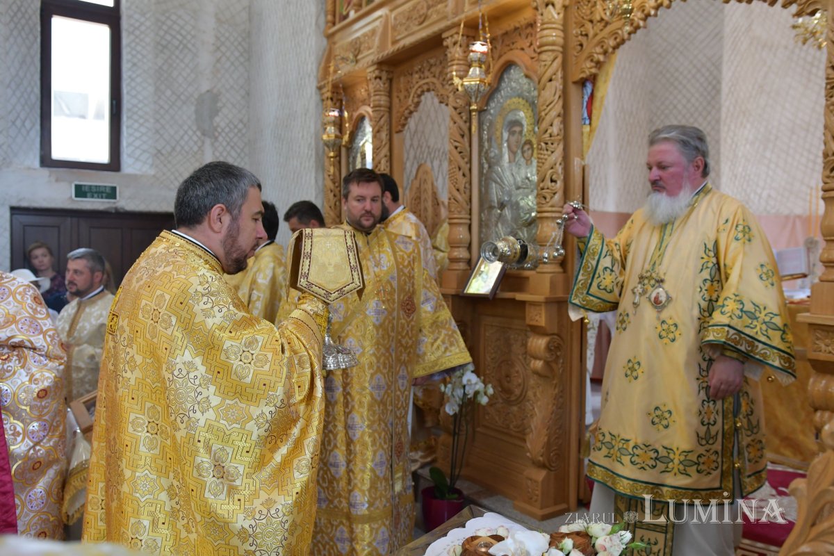 Sfinţire la Biserica „Sfântul Proroc Daniel” din Capitală 126525