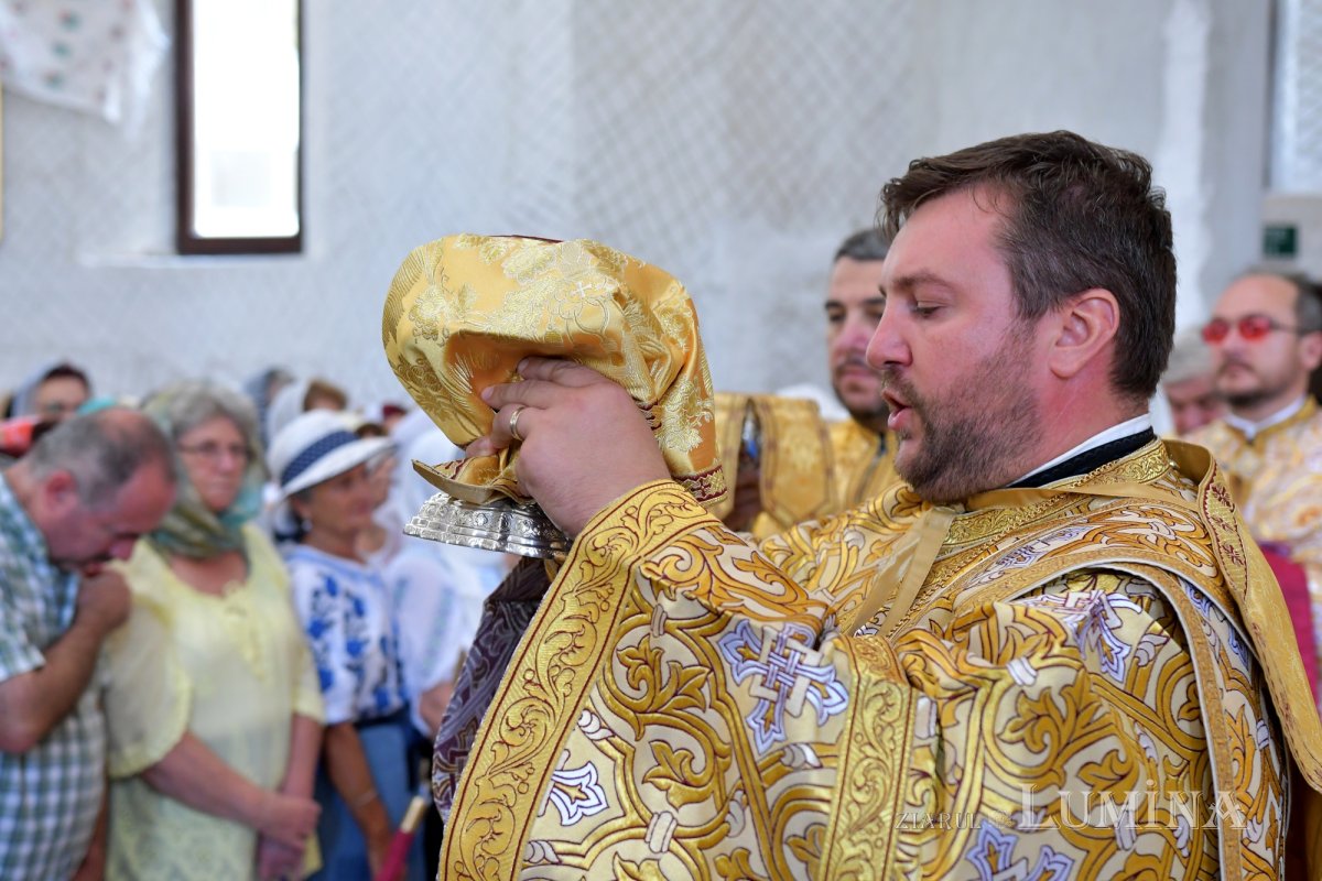 Sfinţire la Biserica „Sfântul Proroc Daniel” din Capitală 126526