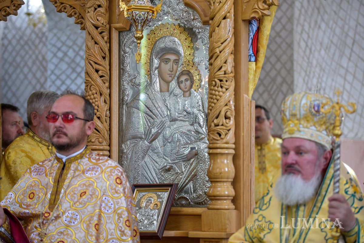 Sfinţire la Biserica „Sfântul Proroc Daniel” din Capitală 126537