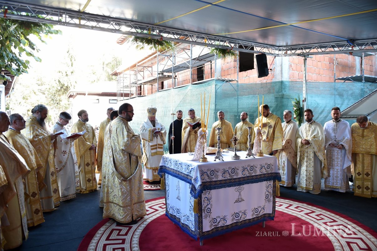 Biserica Parohiei Apărătorii Patriei 1 a fost sfinţită 126953