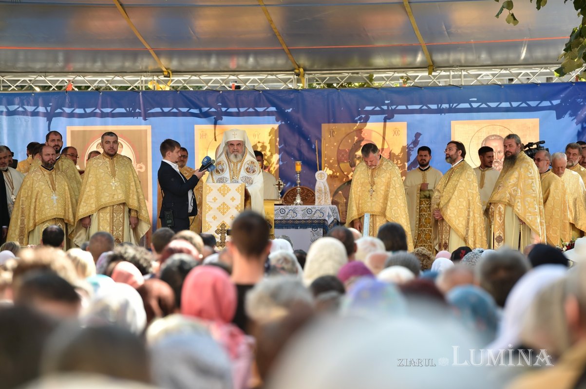 Biserica Parohiei Apărătorii Patriei 1 a fost sfinţită 126963