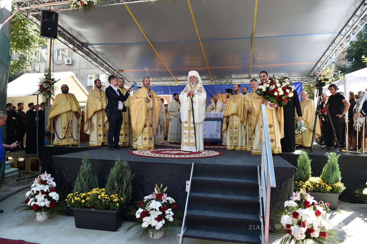 Biserica Parohiei Apărătorii Patriei 1 a fost sfinţită 126978