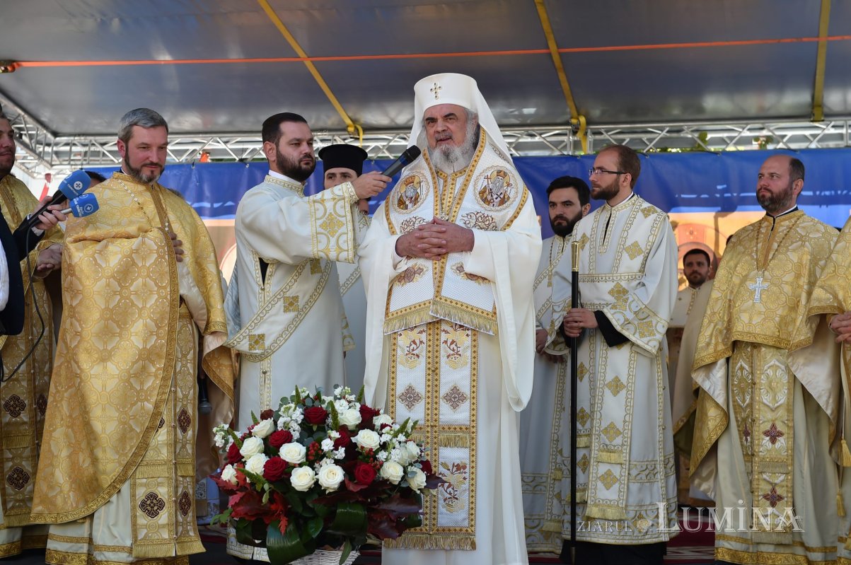 Biserica Parohiei Apărătorii Patriei 1 a fost sfinţită 126980