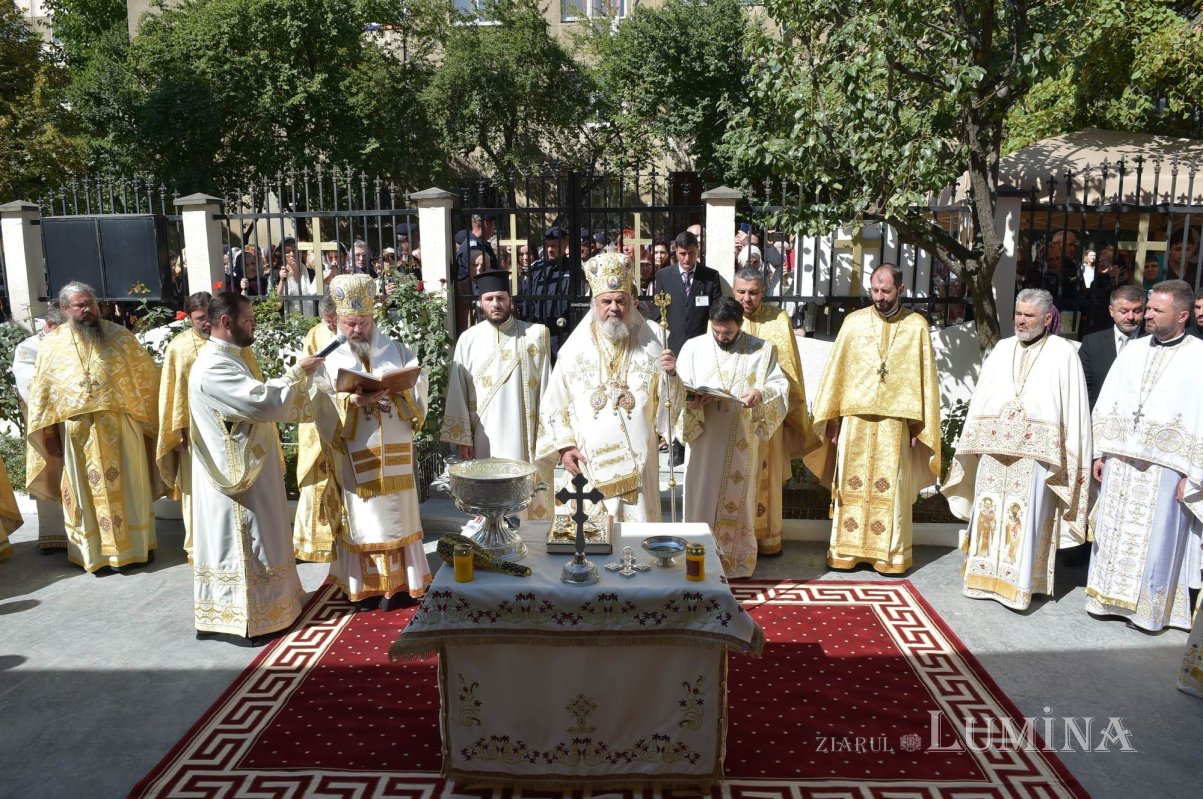 Biserica Parohiei Apărătorii Patriei 1 a fost sfinţită 126981