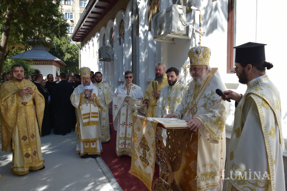 Biserica Parohiei Apărătorii Patriei 1 a fost sfinţită 126983