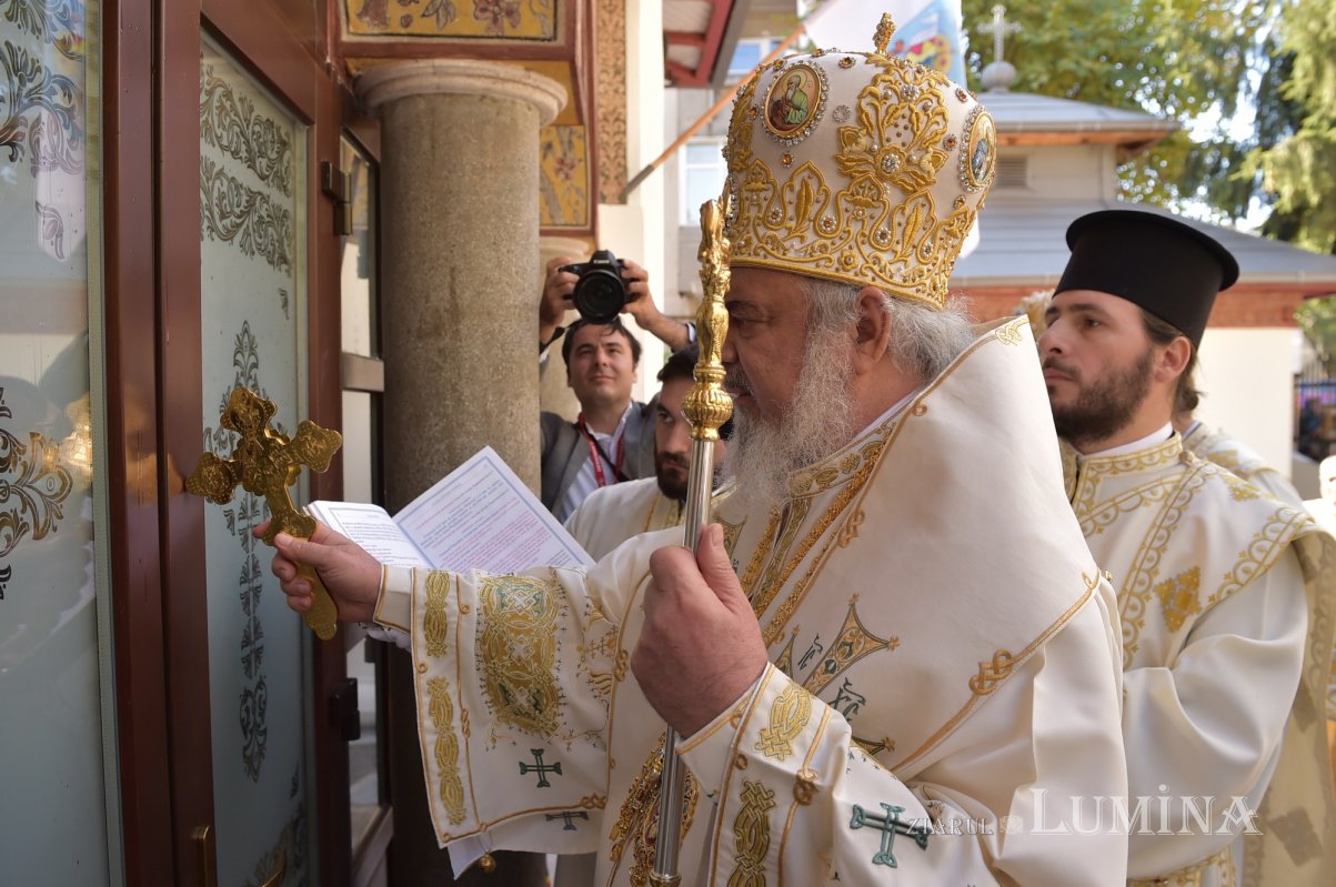 Biserica Parohiei Apărătorii Patriei 1 a fost sfinţită 126988