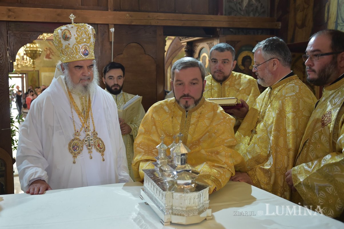 Biserica Parohiei Apărătorii Patriei 1 a fost sfinţită 126992