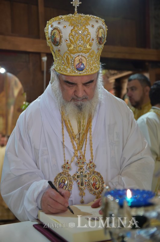 Biserica Parohiei Apărătorii Patriei 1 a fost sfinţită 126993