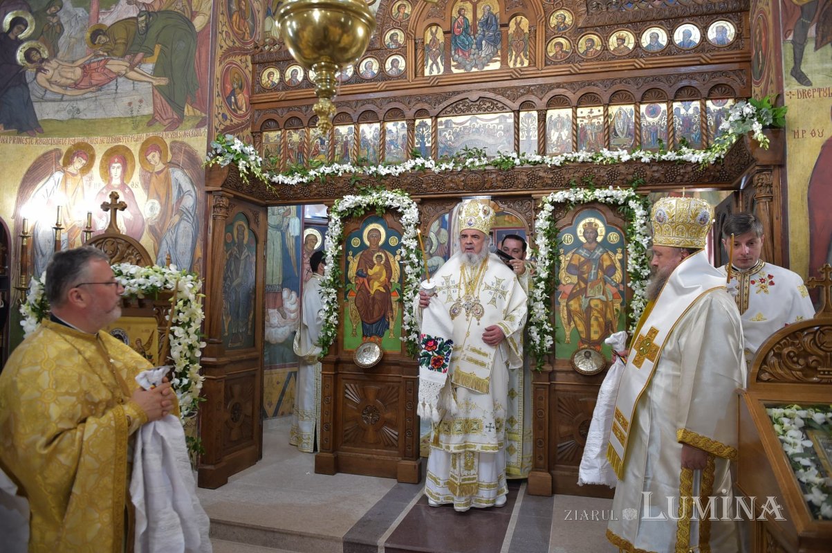 Biserica Parohiei Apărătorii Patriei 1 a fost sfinţită 126994