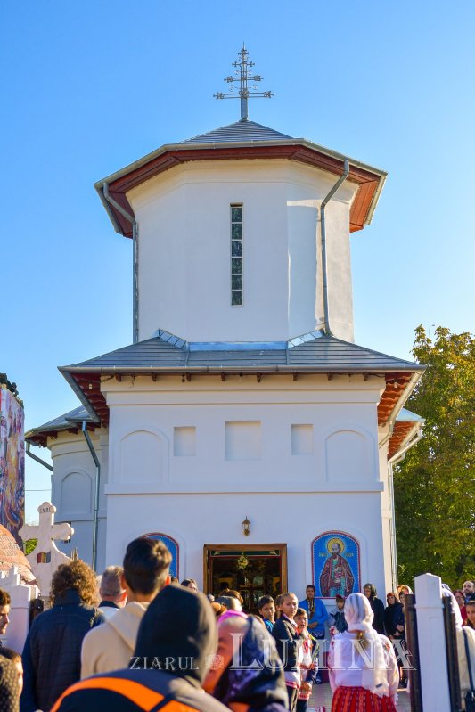 Biserica Parohiei Petrăchioaia a fost sfințită 127179